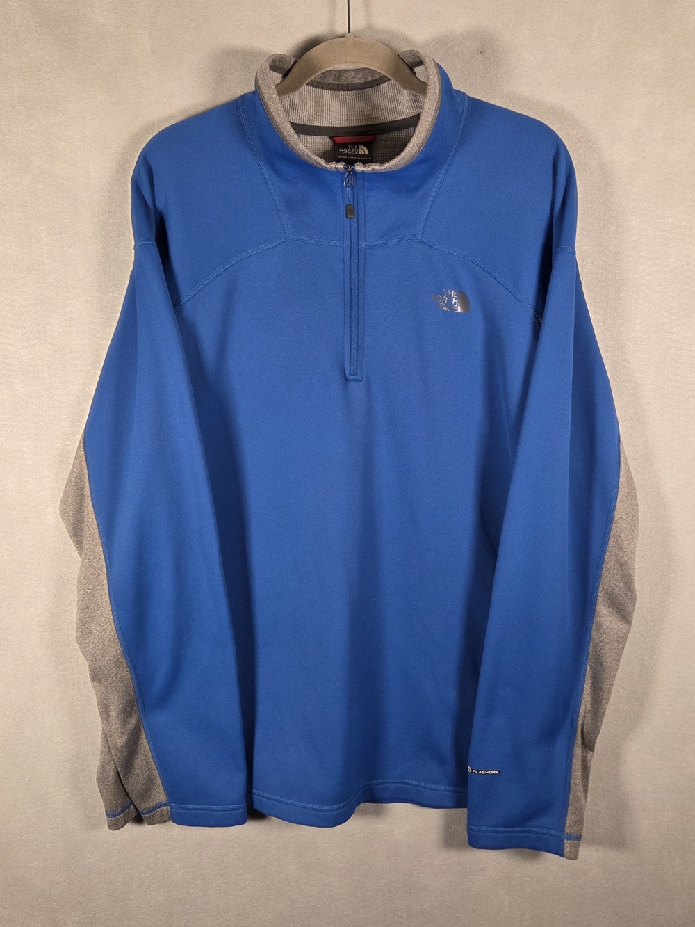 The North Face "Flash Dry" long sleeve fleece-lined 1/4 zip pullover (L498)